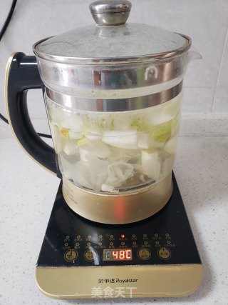 雪梨银耳汤的做法步骤：4