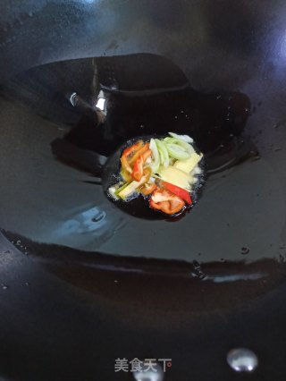 红烧肉炒丝瓜的做法步骤：4