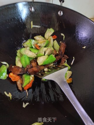 红烧肉炒丝瓜的做法步骤：6