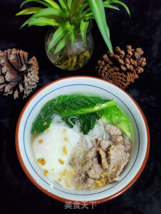 卧蛋牛肉汤米粉的做法步骤：10