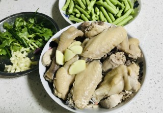 豇豆焖鸡的做法步骤：3