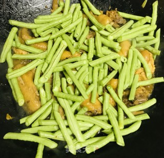 豇豆焖鸡的做法步骤：8