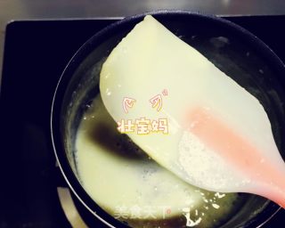 自制炼乳超简单????（只需全脂纯牛奶和白糖）和买的口感一样样的的做法步骤：3