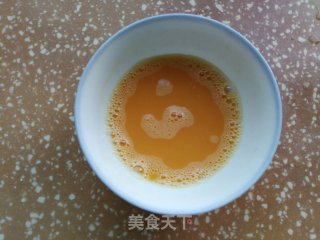 虾仁秋葵蒸蛋羹的做法步骤：2