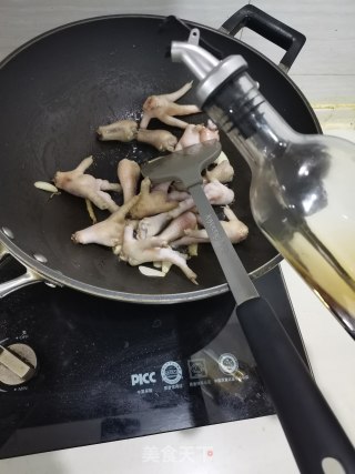 红烧凤爪的做法步骤：3