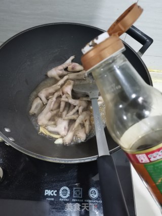 红烧凤爪的做法步骤：5