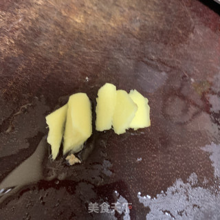 咸骨莲藕汤的做法步骤：4