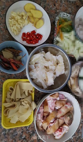麻辣蹄筋的做法步骤：1