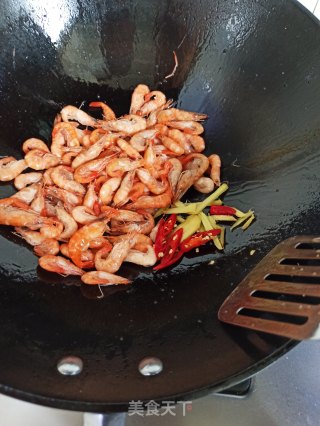 韭菜河虾的做法步骤：5