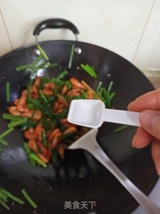 韭菜河虾的做法步骤：9