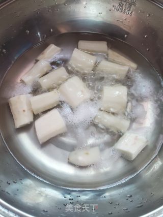 猪骨山药玉米汤的做法步骤：3