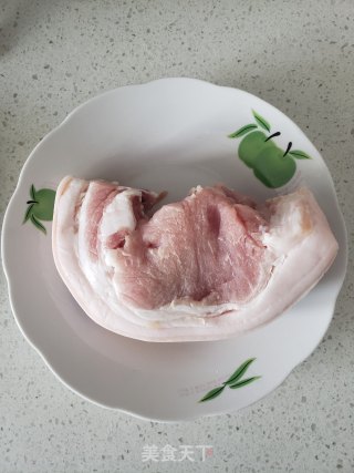 五花肉炖白菜的做法步骤：1