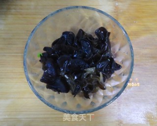 减脂必备㊙️凉拌麻辣手撕鸡丝❗️五块钱做一盘低脂低卡✅的做法步骤：3