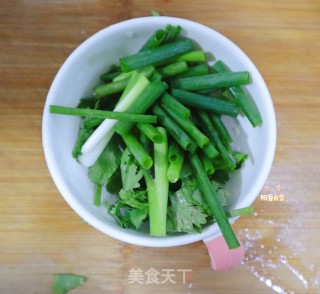 减脂必备㊙️凉拌麻辣手撕鸡丝❗️五块钱做一盘低脂低卡✅的做法步骤：4