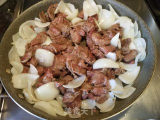 洋葱炒牛肉的做法步骤：4