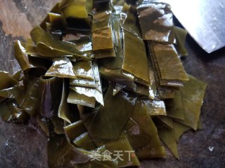 莲藕海带绿豆汤的做法步骤：2