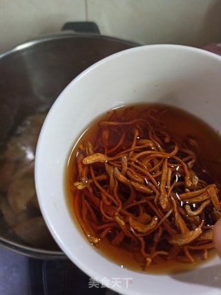 虫草花猴菇炖腊鸡的做法步骤：6