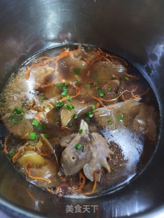 虫草花猴菇炖腊鸡的做法步骤：7