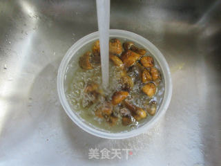 姬松茸烧茭白的做法步骤：2