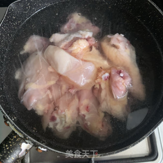 虫草花鸡汤的做法步骤：2