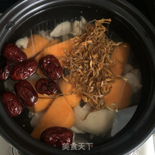 虫草花鸡汤的做法步骤：4