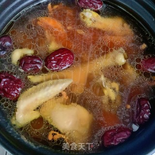 虫草花鸡汤的做法步骤：6
