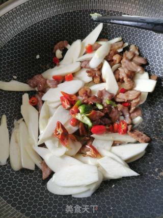 茭白炒肉的做法步骤：4