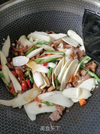 茭白炒肉的做法步骤：5