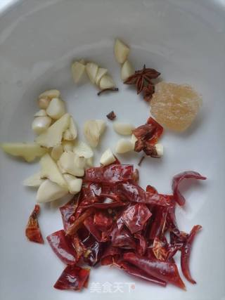 土豆烧牛腩的做法步骤：4