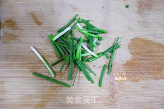 家的味道❤️炒馒头丁 炒馍花 炒馒头块的做法步骤：3