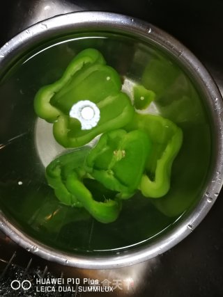 两吃青椒蘑菇饺的做法步骤：5