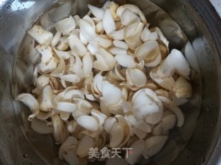 银耳百合莲子羹的做法步骤：5