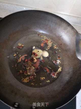 香菇肉水饺的做法步骤：2