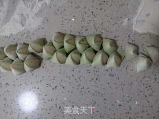 香菇肉水饺的做法步骤：9