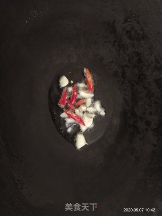 蒜香黄豆芽的做法步骤：2