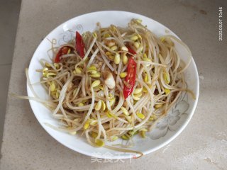 蒜香黄豆芽的做法步骤：4
