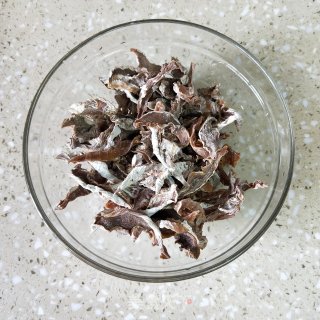 笋干烧肉的做法步骤：1