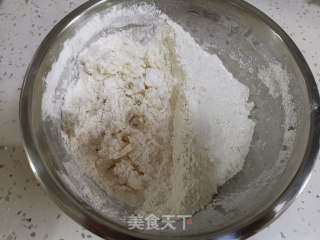 牛肉锅贴的做法步骤：1