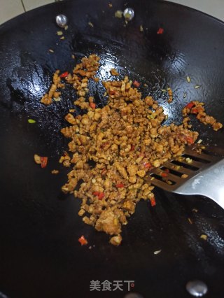 酸豆角炒肉末的做法步骤：7
