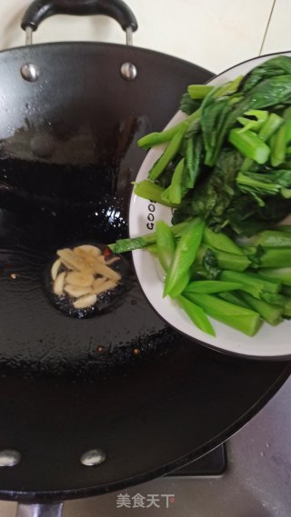 腊肉炒菜心的做法步骤：6