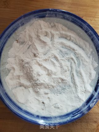 蒜香豆豉焖带鱼的做法步骤：2