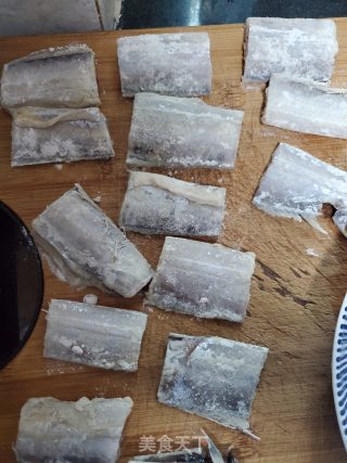 蒜香豆豉焖带鱼的做法步骤：4
