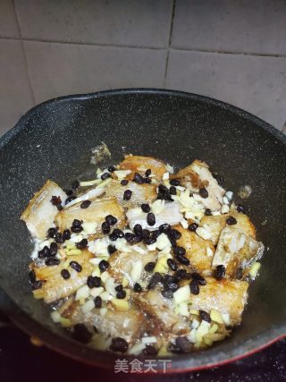蒜香豆豉焖带鱼的做法步骤：6