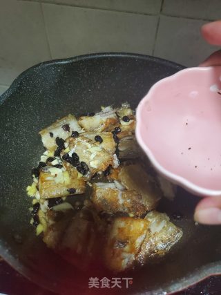 蒜香豆豉焖带鱼的做法步骤：7