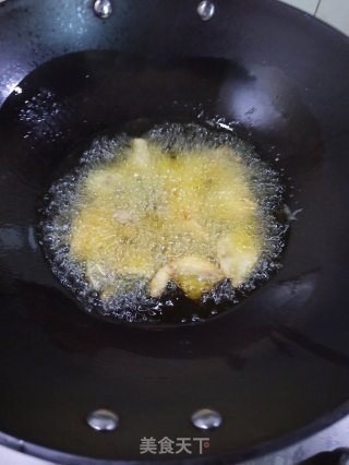 蒜香椒盐草鱼骨的做法步骤：6