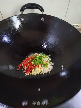 蒜香椒盐草鱼骨的做法步骤：7