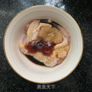 蜜汁鸡腿的做法步骤：2