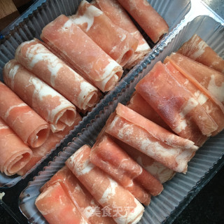 芹菜炒牛肉卷的做法步骤：1