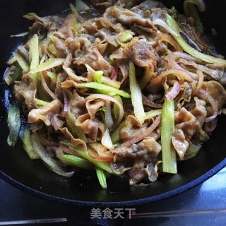 芹菜炒牛肉卷的做法步骤：9