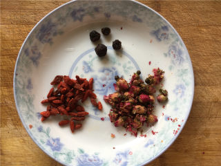 玫瑰花茶的做法步骤：2